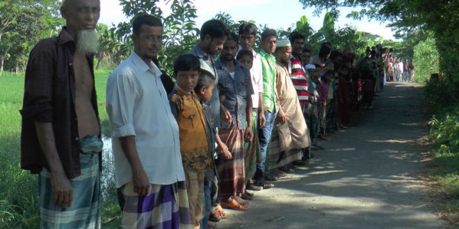 ভোলায় ইউপি চেয়ারম্যানের বিরুদ্ধে মানববন্ধন