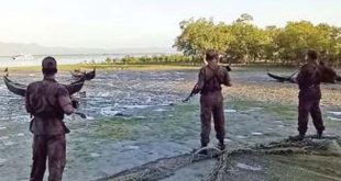 বিজিবি এবার রোহিঙ্গা বোঝাই ১৩ নৌকা ফেরত পাঠিয়েছে