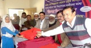 গাইবান্ধার ছাত্রীদের মাঝে শীতবস্ত্র বিতরণ করলো মুসলিম শিশু পল্লী ফাউন্ডেশন