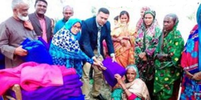 ঝিনাইদহের মহেশপুরে গরীবদের মধ্যে কম্বল বিতরণ