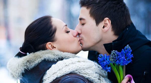 নতুন বছরে কীভাবে প্রেম আসবে আপনার জীবনে জেনে নিন