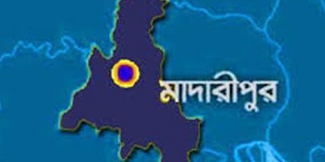 মাদারীপুরের এক ভণ্ড কবিরাজ চিকিৎসার নামে ধর্ষণের অভিযোগ