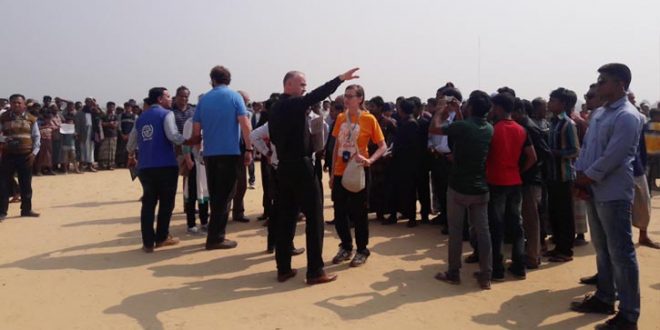 কক্সবাজারে রোহিঙ্গা কমিশন দলের দ্বিতীয় দিনে কুতুপালং রোহিঙ্গা শরণার্থী ক্যাম্প পরিদর্শন