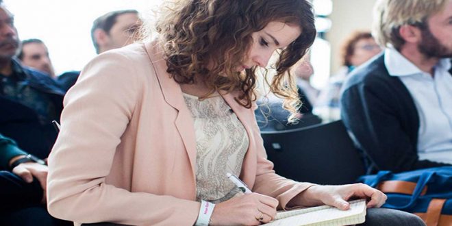 লক্ষ্যে পৌঁছাতে নিজেকে অনুপ্রাণিত করার ১১ কৌশল