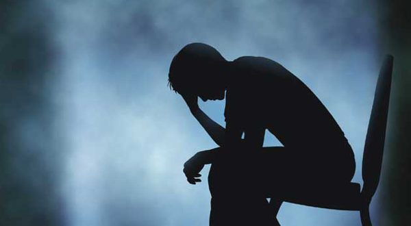 হঠাৎ অবসাদ না চাইলে ৭ টিপস মেনে চলুন