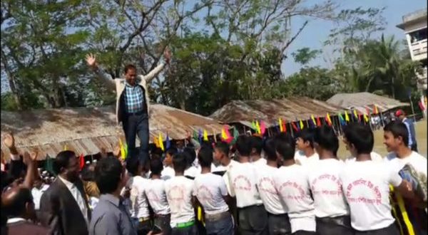মানবসেতুতে হাঁটা কারণে চেয়ারম্যানসহ ৫ জনের বিরুদ্ধে মামলা
