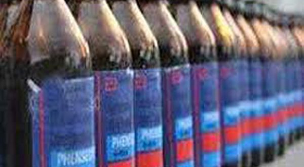 অ্যাম্বুলেন্সে হাজার বোতল ফেনসিডিল, নারীসহ গ্রেপ্তার ৩