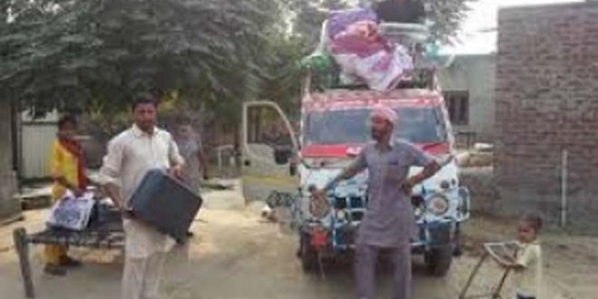 পাকিস্তানে হামলার পর সীমান্ত থেকে সরানো হচ্ছে ভারতীয় গ্রামবাসীদের