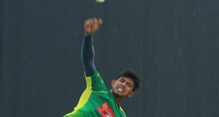 প্রথম বলেই উইকেট নিয়ে রেকর্ডের পাতায় মোসাদ্দেক!