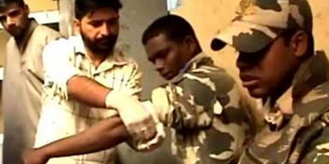 কাশ্মীরে গ্রেনেড হামলা, আহত ৮