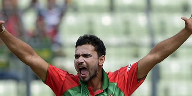 শুরুতেই আঘাত হানলেন মাশরাফি