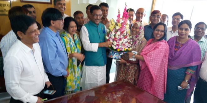 সচিবালয়ে ফুলেল শুভেচ্ছায় সিক্ত ওবায়েদুল কাদের