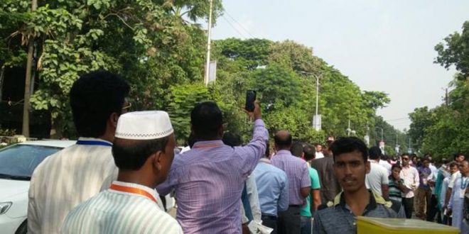 সেলফি না তোলার আহ্বান নেতাকর্মীদের