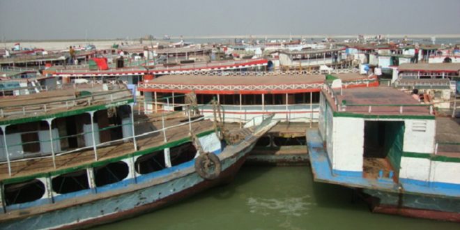 আজ নৌ চলাচল বন্ধ রয়েছে সারা দেশে