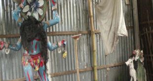 এবার সিরাজগঞ্জের বাগবাটি কালিমন্দিরের দুটি প্রতিমা ভাংচুর