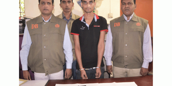 কুমিল্লায় অস্ত্রসহ যুবক গ্রেপ্তার