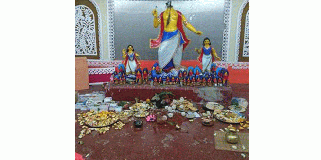 ঝালকাঠিতে পূজার অনুষ্ঠান চলাকালে শহরের কালি মন্দিরে হামলা