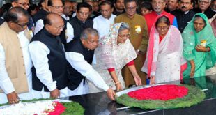 বঙ্গবন্ধুর প্রতিকৃতিতে প্রধানমন্ত্রীর শ্রদ্ধা
