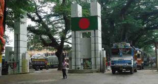 বেনাপোল সীমান্তে অনুপ্রবেশকারী ১৫ নারী-পুরুষ আটকবেনাপোল সীমান্তে অনুপ্রবেশকারী ১৫ নারী-পুরুষ আটক