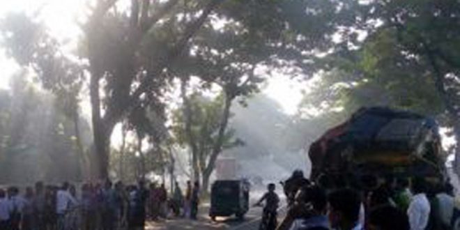 ৭ পুলিশসহ বগুড়ায় দুই ট্রাকের মুখোমুখি সংঘর্ষে নিহত
