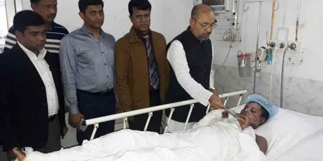 আশুলিয়ায় অগ্নিকাণ্ডের ঘটনায় দগ্ধ ৫ জনকে সহায়তা প্রদান